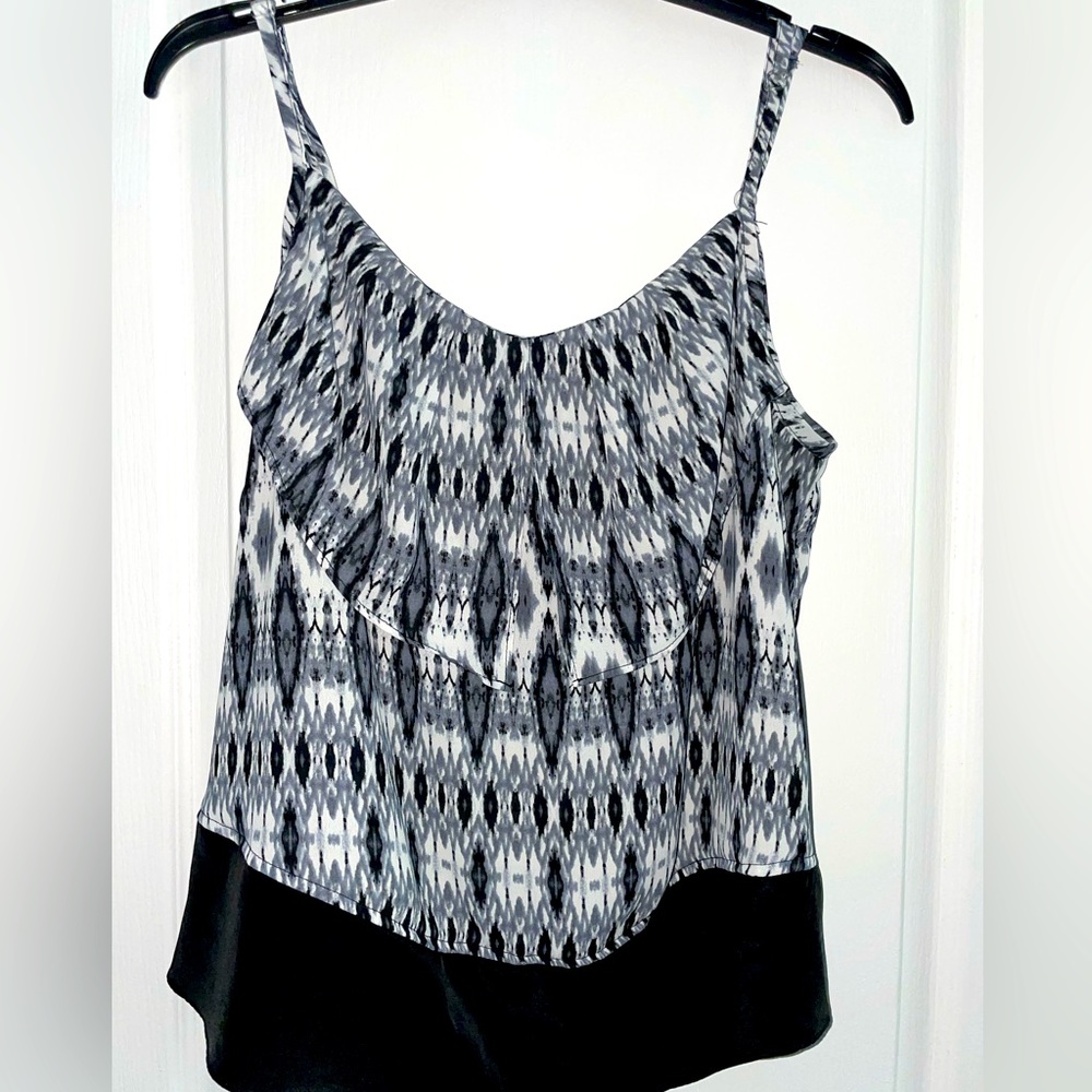 EUC Women’s Black White Tank Top Cami Size XL